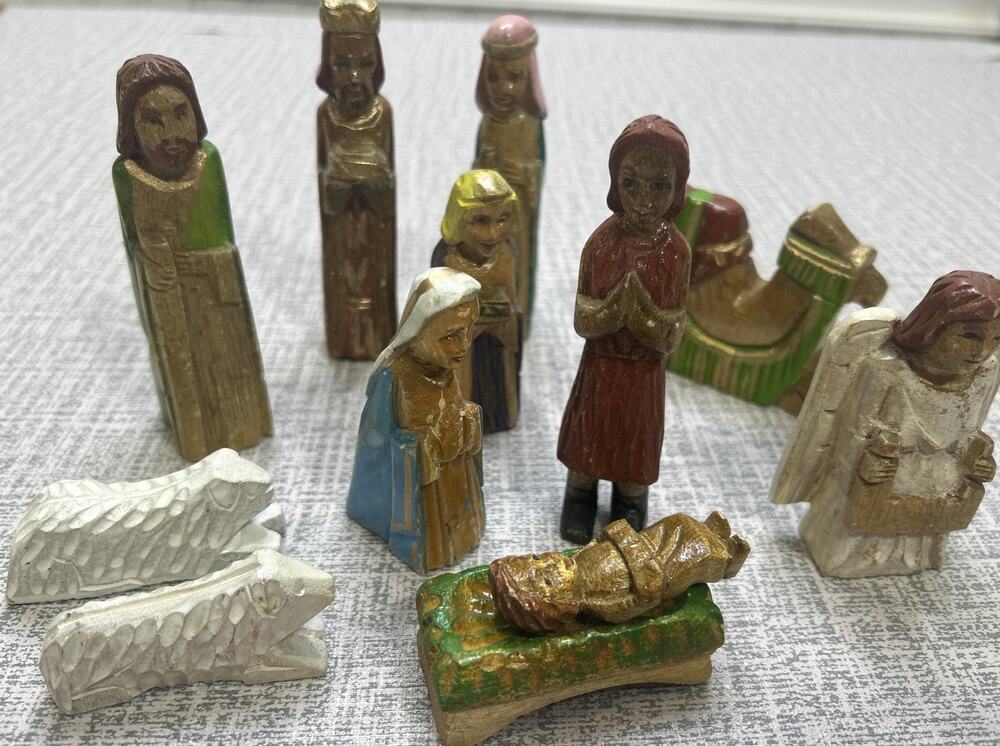 Vintage Carved Wood Nativity Scene 12pc Latin Folk Art Set Baby Jesus Christmas